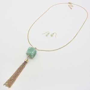 Mint green natural quartz tassel necklace NWT